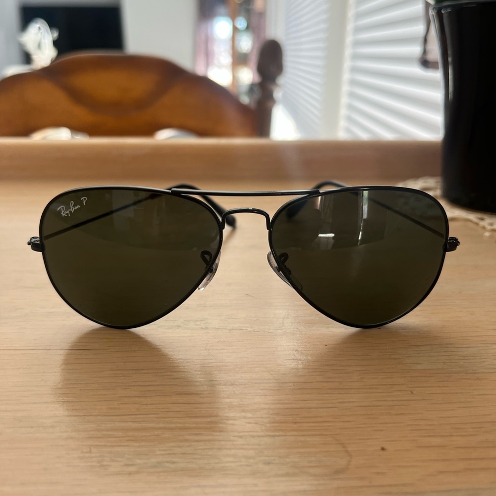 Ray-Ban Black Glasses with Iconic Design